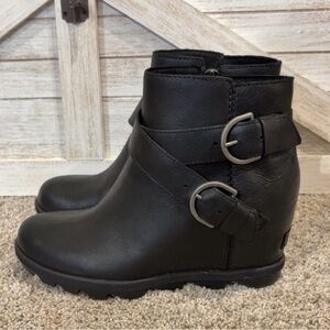 Sorel Black Leather Ankle Booties